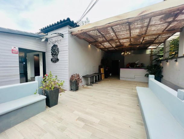 Commercial for sale in Nueva Andalucía, Marbella