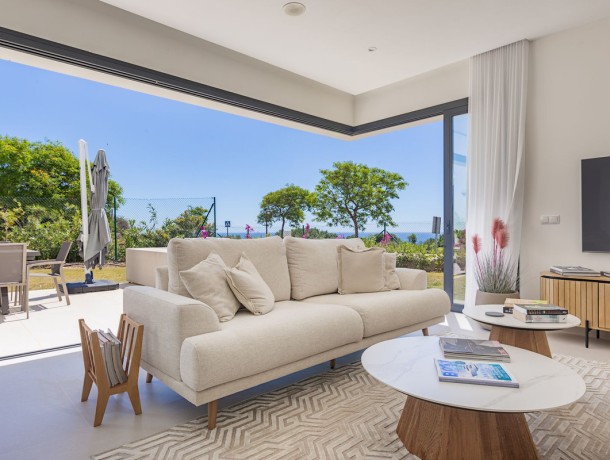 Villa for sale in Casares, Marbella
