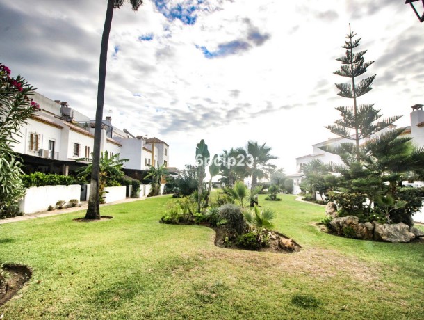 Townhouse for sale in Casares Playa, Marbella