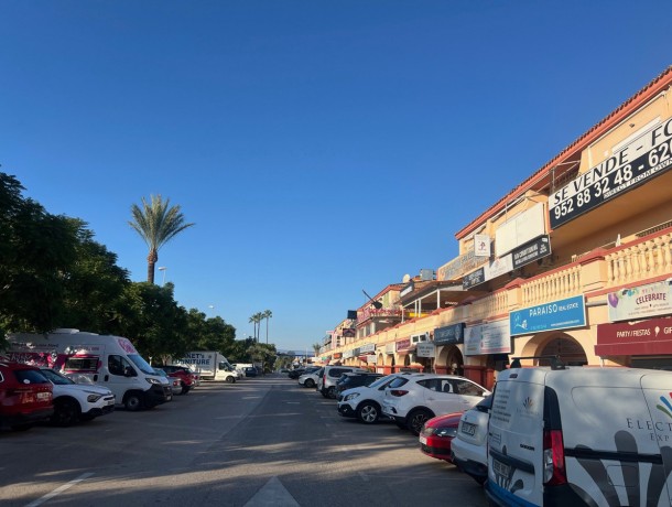 Commercial for sale in Benavista, Marbella