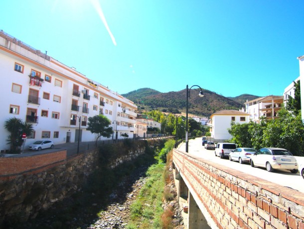 Townhouse for sale in Tolox, Marbella