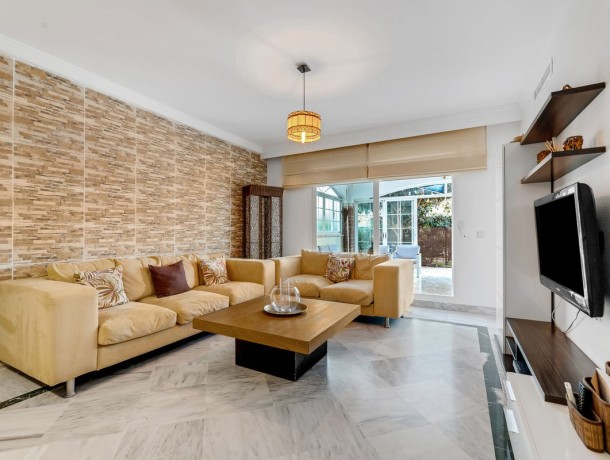 Apartment for sale in Nueva Andalucía, Marbella