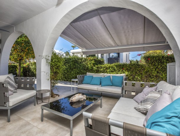 Villa for sale in Nueva Andalucía, Marbella