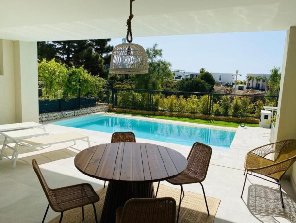 Villa for sale in Cabopino, Marbella