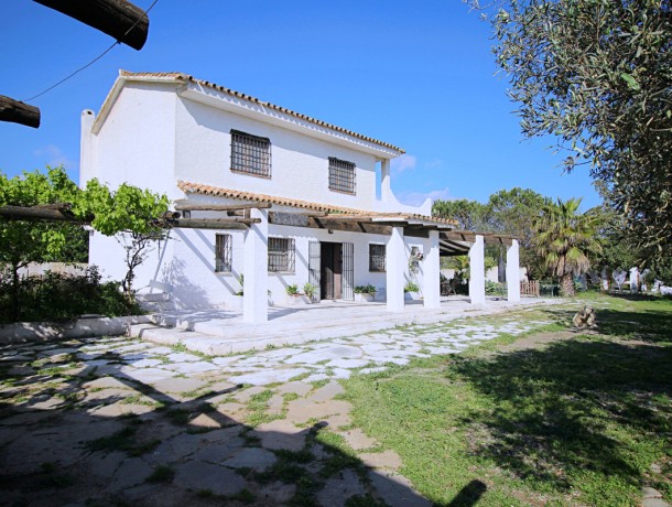 Villa for sale in Alora, Marbella