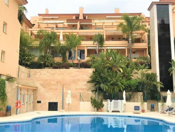 Apartment for sale in Nueva Andalucía, Marbella