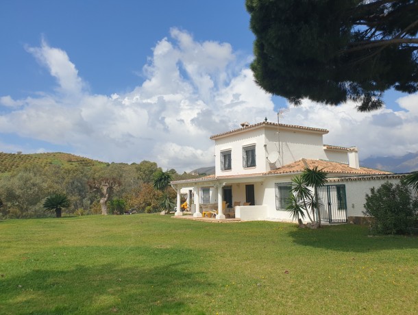 Villa for sale in La Cala Golf, Marbella