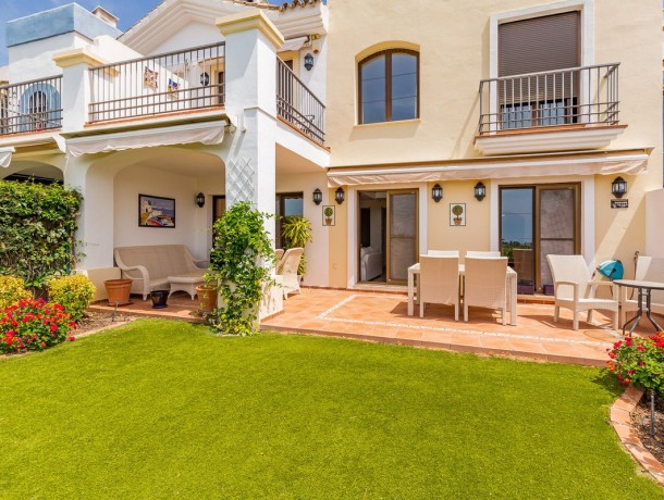 Townhouse for sale in Los Arqueros, Marbella