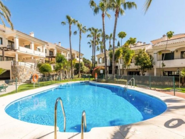 Townhouse for sale in Atalaya, Marbella