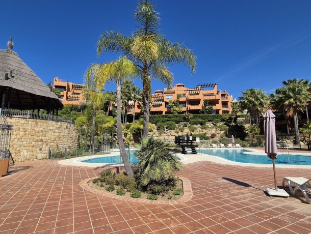 Apartment for sale in Nueva Andalucía, Marbella