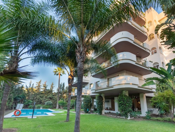 Apartment for sale in Nueva Andalucía, Marbella
