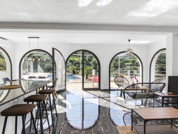 Villa for sale in Guaro, Marbella