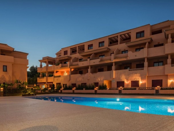Apartment for sale in El Paraiso, Marbella