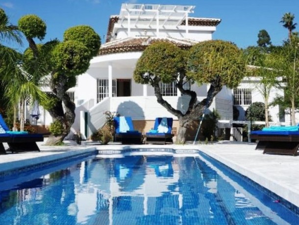 Villa for sale in Elviria, Marbella