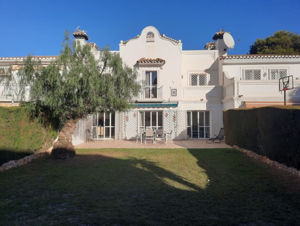 Townhouse for sale in Calahonda, Marbella