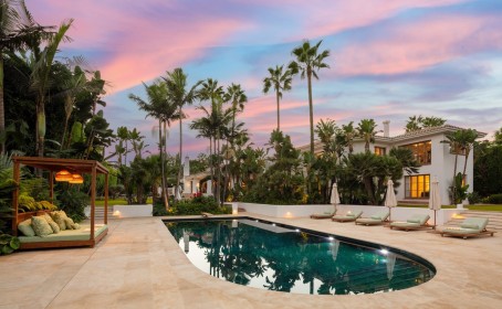 Villa for sale in , Marbella