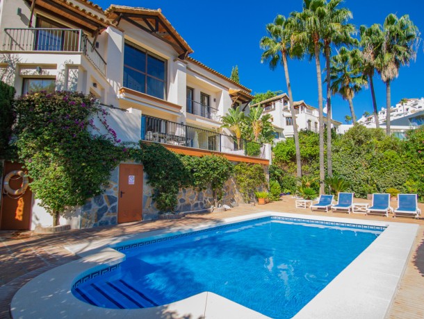Villa for sale in Los Arqueros, Marbella
