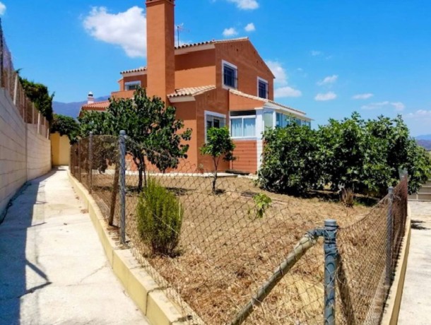 Villa for sale in Estepona, Marbella