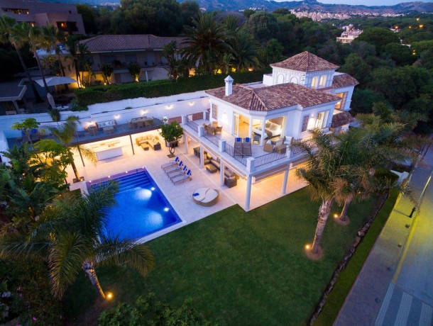 Villa for sale in Elviria, Marbella