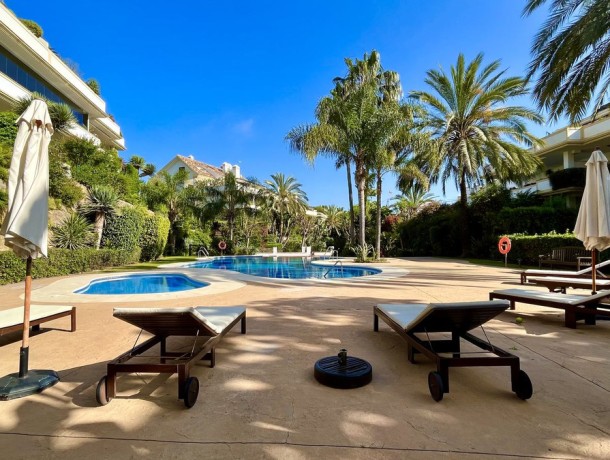 Apartment for sale in The Golden Mile, Marbella