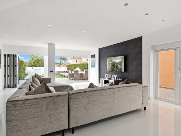 Villa for sale in Bel Air, Marbella
