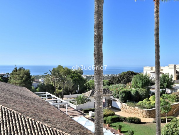 Apartment for sale in Calahonda, Marbella