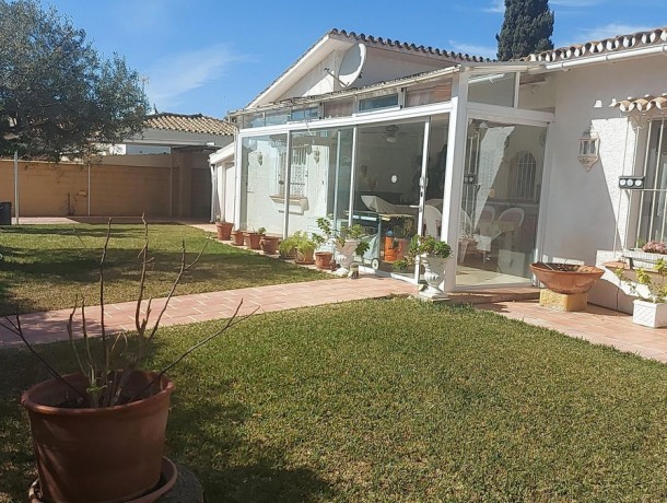 Villa for sale in New Golden Mile, Marbella