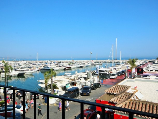 Apartment for sale in Puerto Banús, Marbella