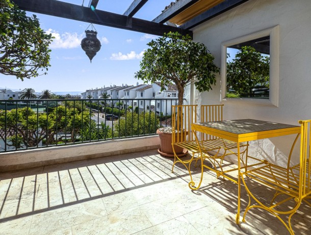 Apartment for sale in Nueva Andalucía, Marbella