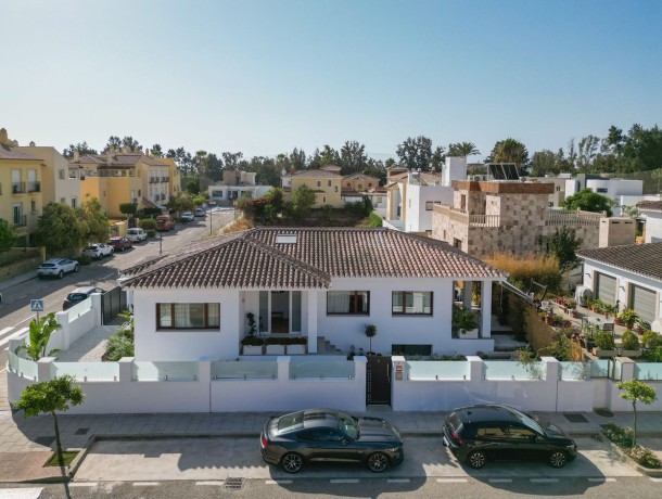 Villa for sale in La Cala de Mijas, Marbella