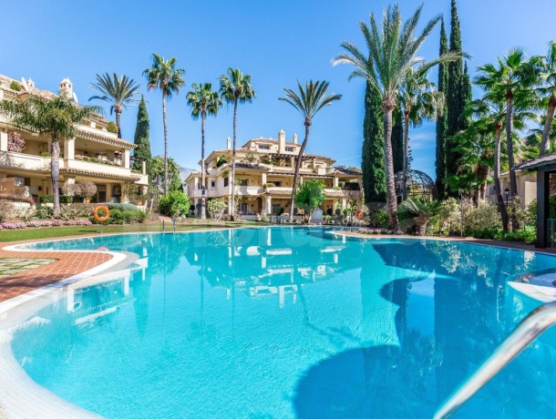 Apartment for sale in Nueva Andalucía, Marbella