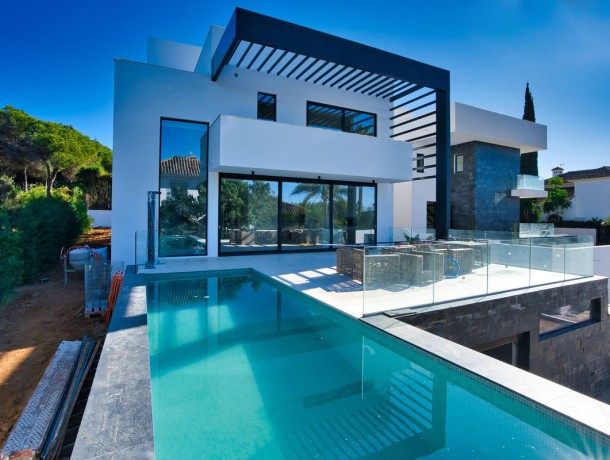 Villa for sale in Marbesa, Marbella
