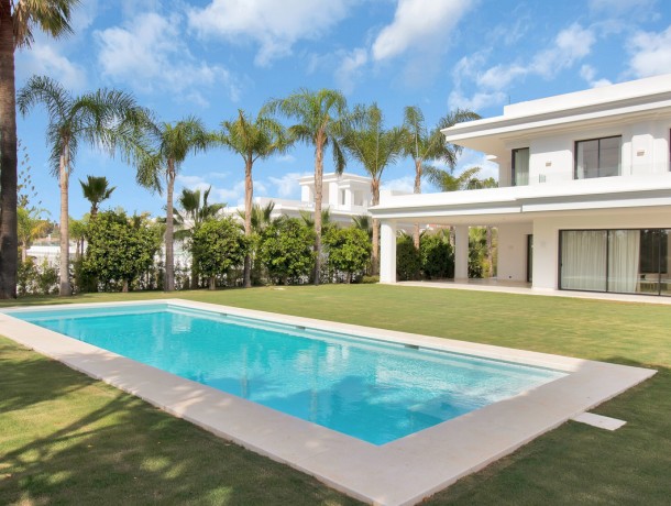 Villa for sale in The Golden Mile, Marbella