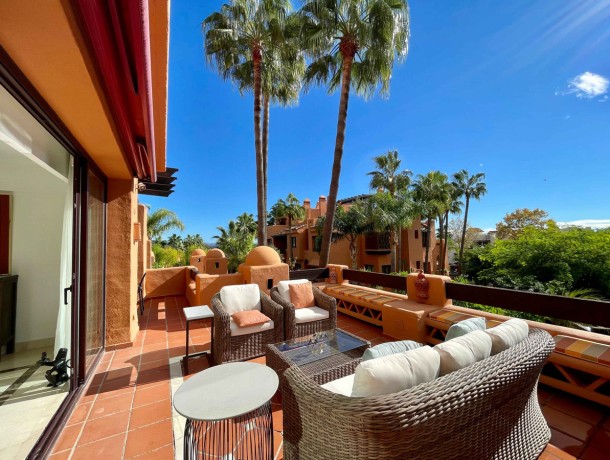 Apartment for sale in Nueva Andalucía, Marbella