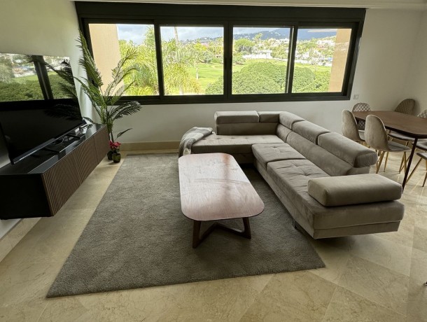 Apartment for sale in Nueva Andalucía, Marbella