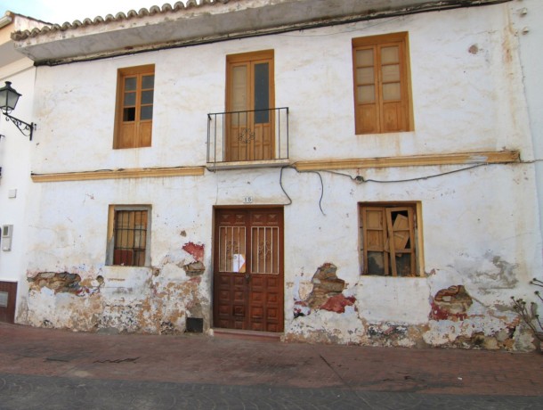 Villa for sale in Guaro, Marbella