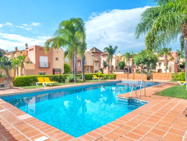 Townhouse for sale in Nueva Andalucía, Marbella