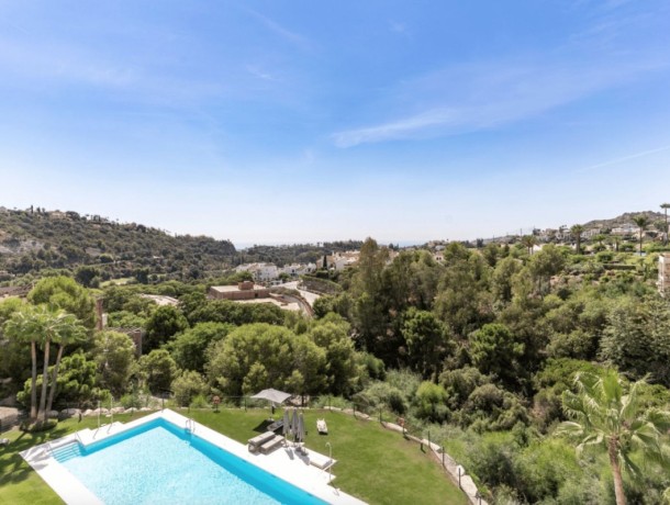 Apartment for sale in Los Arqueros, Marbella