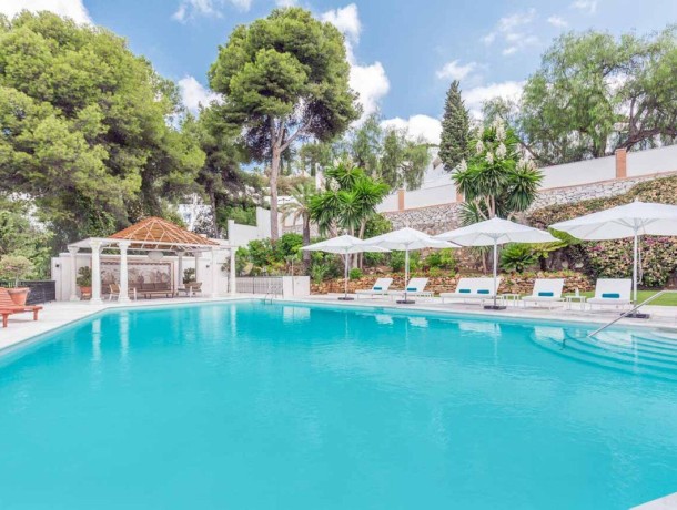Villa for sale in Río Real, Marbella