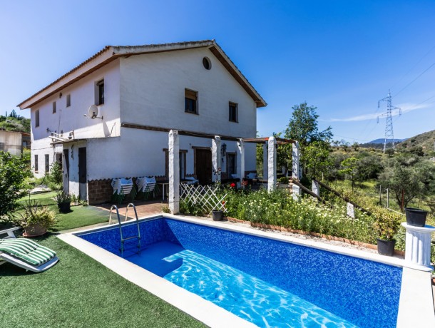Villa for sale in Monda, Marbella