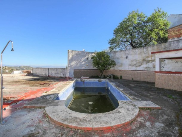 Commercial for sale in Guaro, Marbella