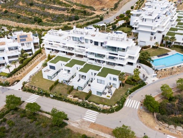 Townhouse for sale in Casares, Marbella