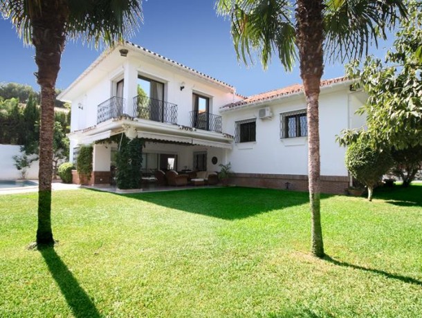 Villa for sale in Los Monteros, Marbella