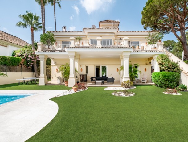 Villa for sale in Aloha, Marbella