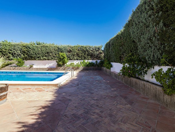 Villa for sale in Ardales, Marbella