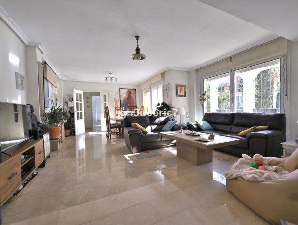 Townhouse for sale in Riviera del Sol, Marbella