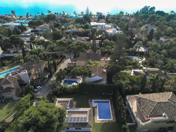 Villa for sale in Los Monteros, Marbella