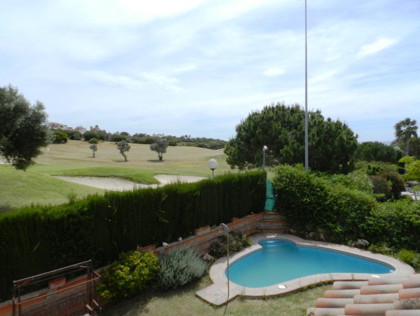 Villa for sale in La Duquesa, Marbella