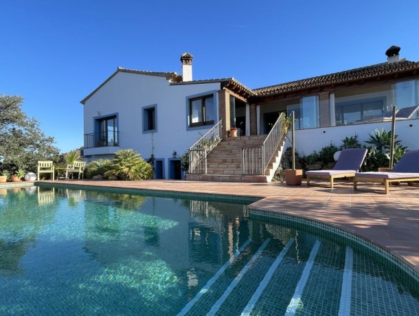 Villa for sale in Coín, Marbella