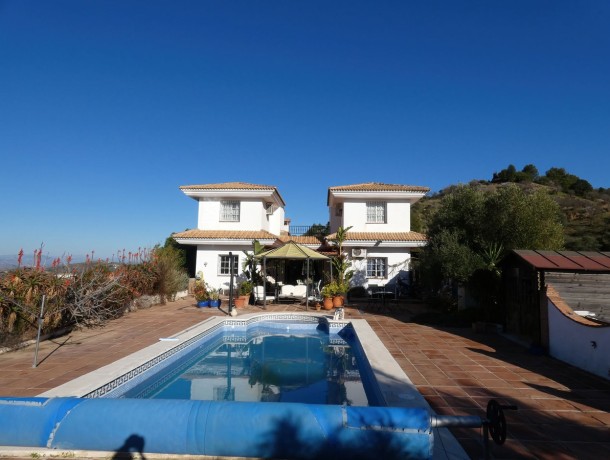 Villa for sale in Monda, Marbella